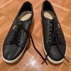 ECCO women’s black leather soft city sneaker. Size 41